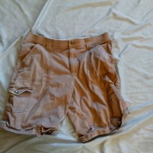 Lee cream colored shorts